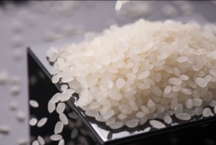 来伊份美食陪你闹元宵，甜蜜滋味润心田